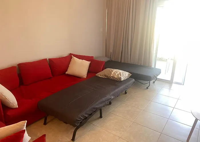 Newly Renovated- Regina Gardens 1, Venus Beach 500 M, Sea&Sunsets View, License Ooo7141
